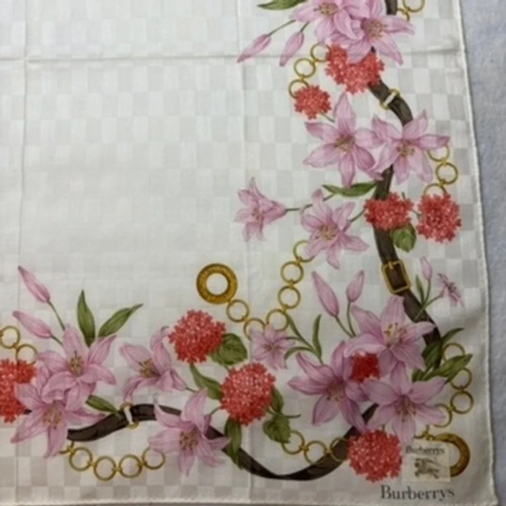 Vtg BURBERRYS Scarf Handkerchief Floral Lily Chain 100% Cotton White Pink 19.5